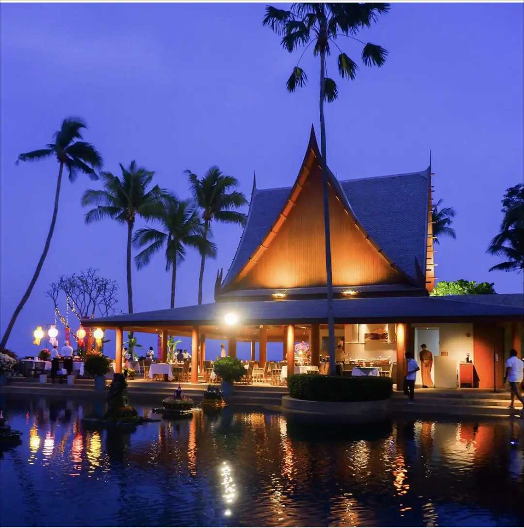 Hua Hin-Who can say no to the seaside town of Hua Hin, which is both a place to relax and maintain health?