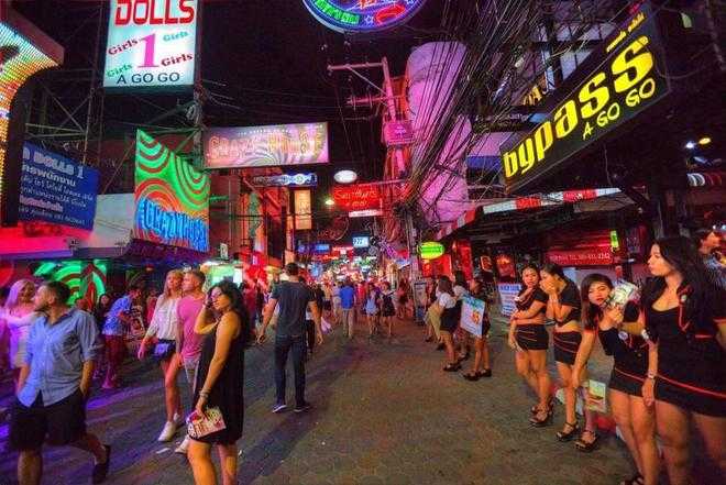 Hua Hin-Pattaya is a paradise for men, but Hua Hin is a place for relaxation