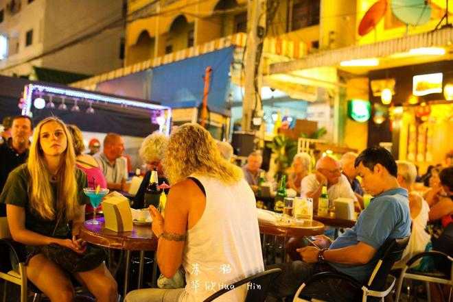 Hua Hin-Pattaya is a paradise for men, but Hua Hin is a place for relaxation