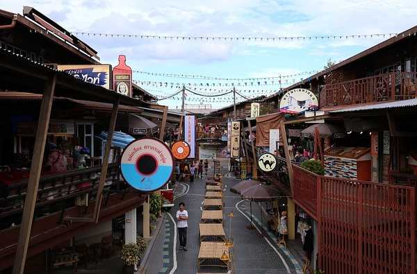 Hua Hin-HuaHin, the back garden of Bangkok, the summer resort of the Thai royal family
