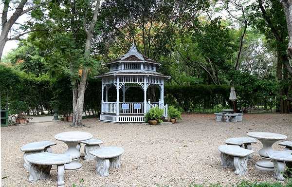 Hua Hin-HuaHin, the back garden of Bangkok, the summer resort of the Thai royal family