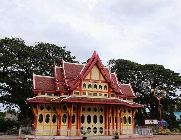 Hua Hin-HuaHin, the back garden of Bangkok, the summer resort of the Thai royal family