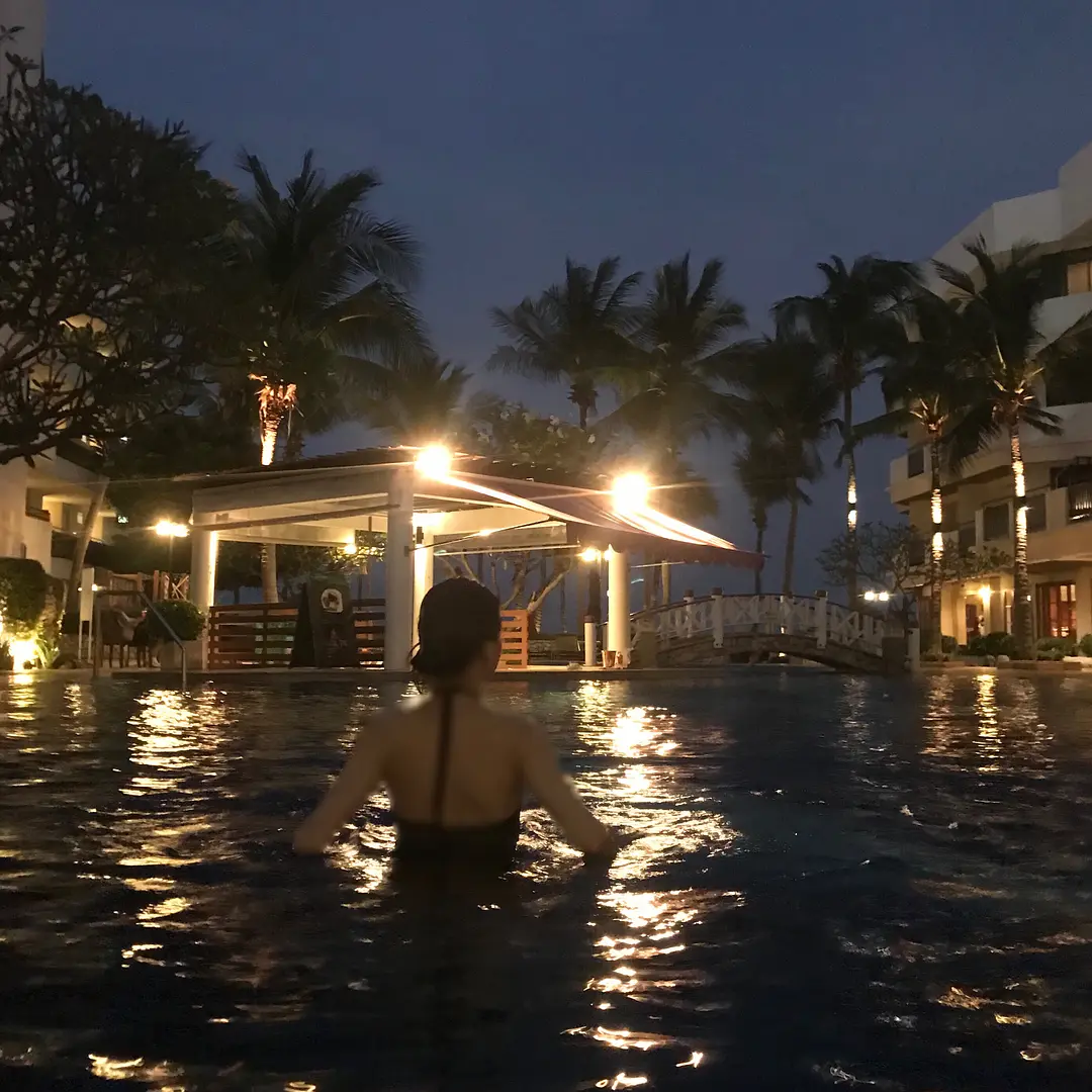 Hua Hin-Three-day trip for four people to Hua Hin, a small resort in Thailand