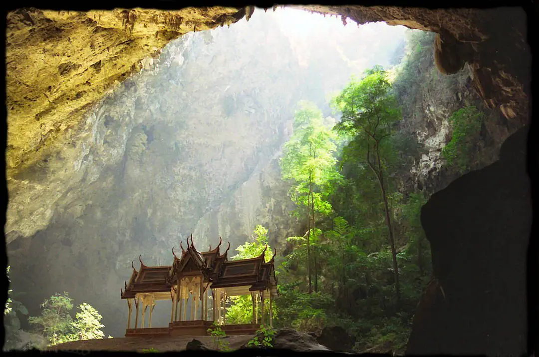 Hua Hin-Hua Hin, a seaside town in pursuit of past life memories