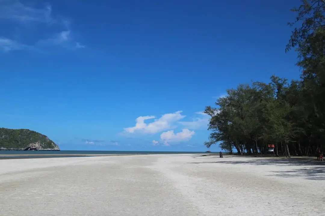 Hua Hin-Hua Hin, a seaside town in pursuit of past life memories