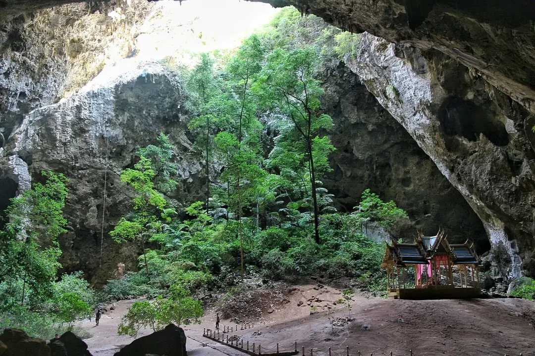 Hua Hin-Hua Hin, a seaside town in pursuit of past life memories