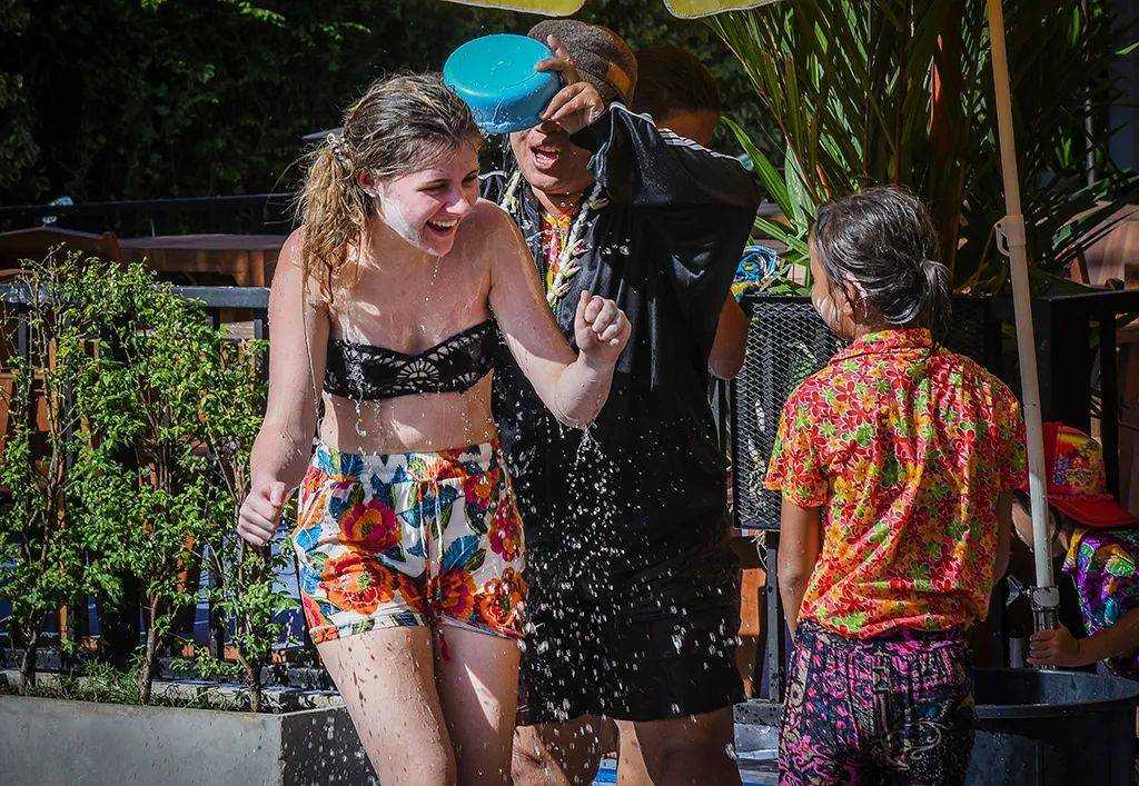 Bangkok-Let me show you the real wet Songkran Festival in Thailand