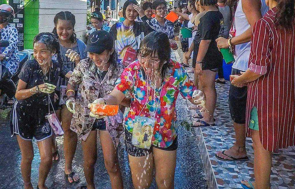 Bangkok-Let me show you the real wet Songkran Festival in Thailand