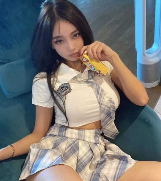 Bangkok-A newbie got drunk in the red light district of Thailand and was caught by a Thai girl