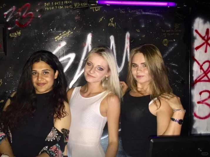 Hua Hin-Nightclubs in Hua Hin, Thailand, no entrance fee, girls expect to be picked up