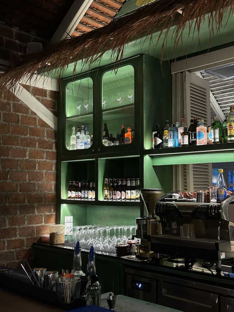 Hua Hin-Malo Bar, a chic bar in the heart of Hua Hin, a greeting from the Samoan people