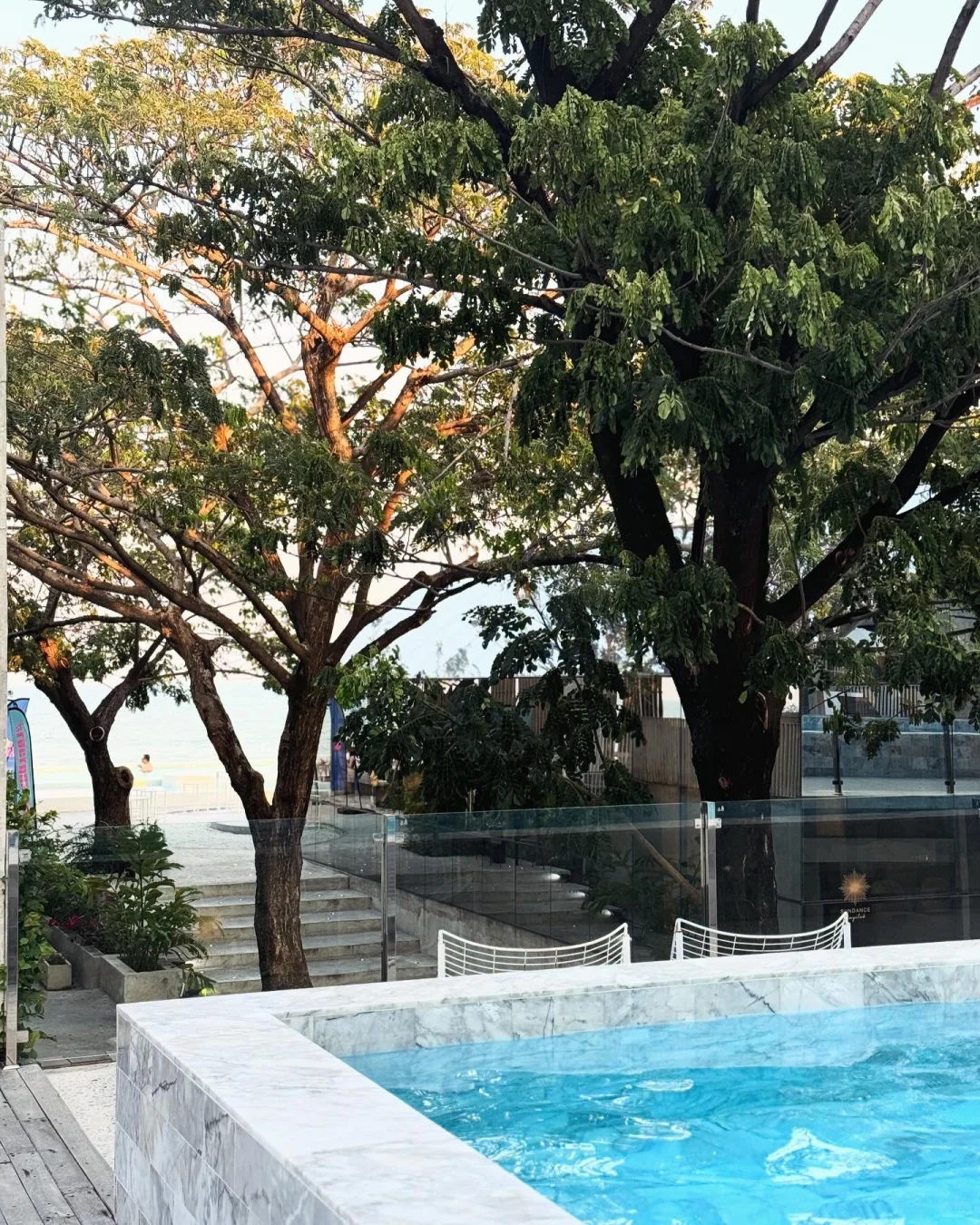 Hua Hin-Sundance Day Club at Hua Hin Hotel, with main pool and buffet