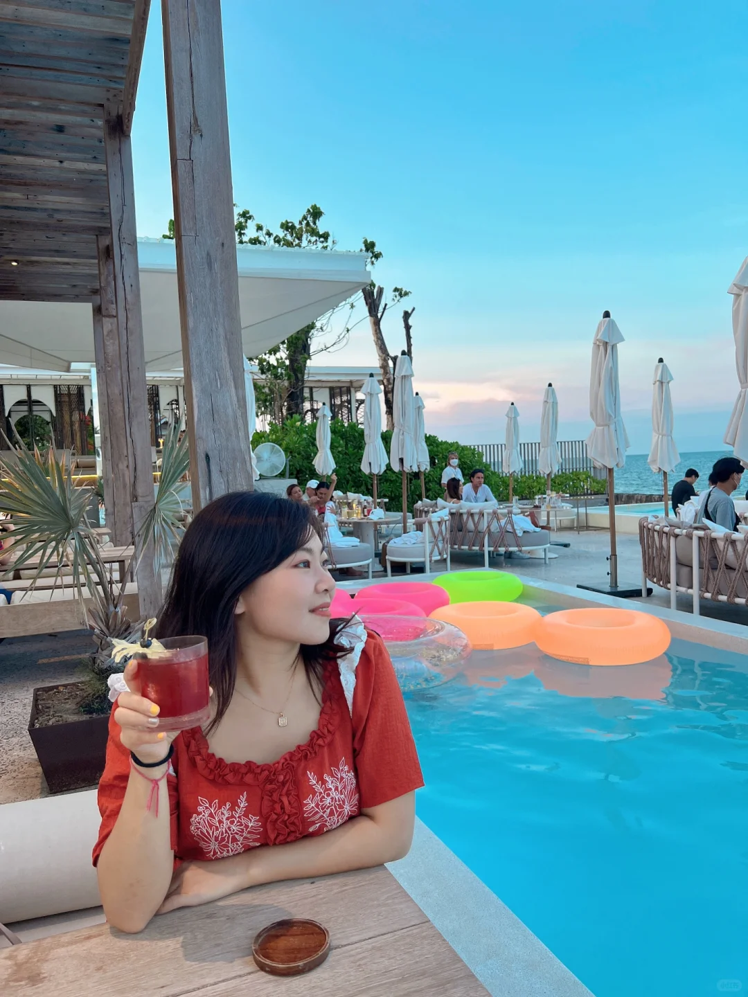 Hua Hin-Sundance Dayclub, a seaside restaurant offering afternoon tea and dinner