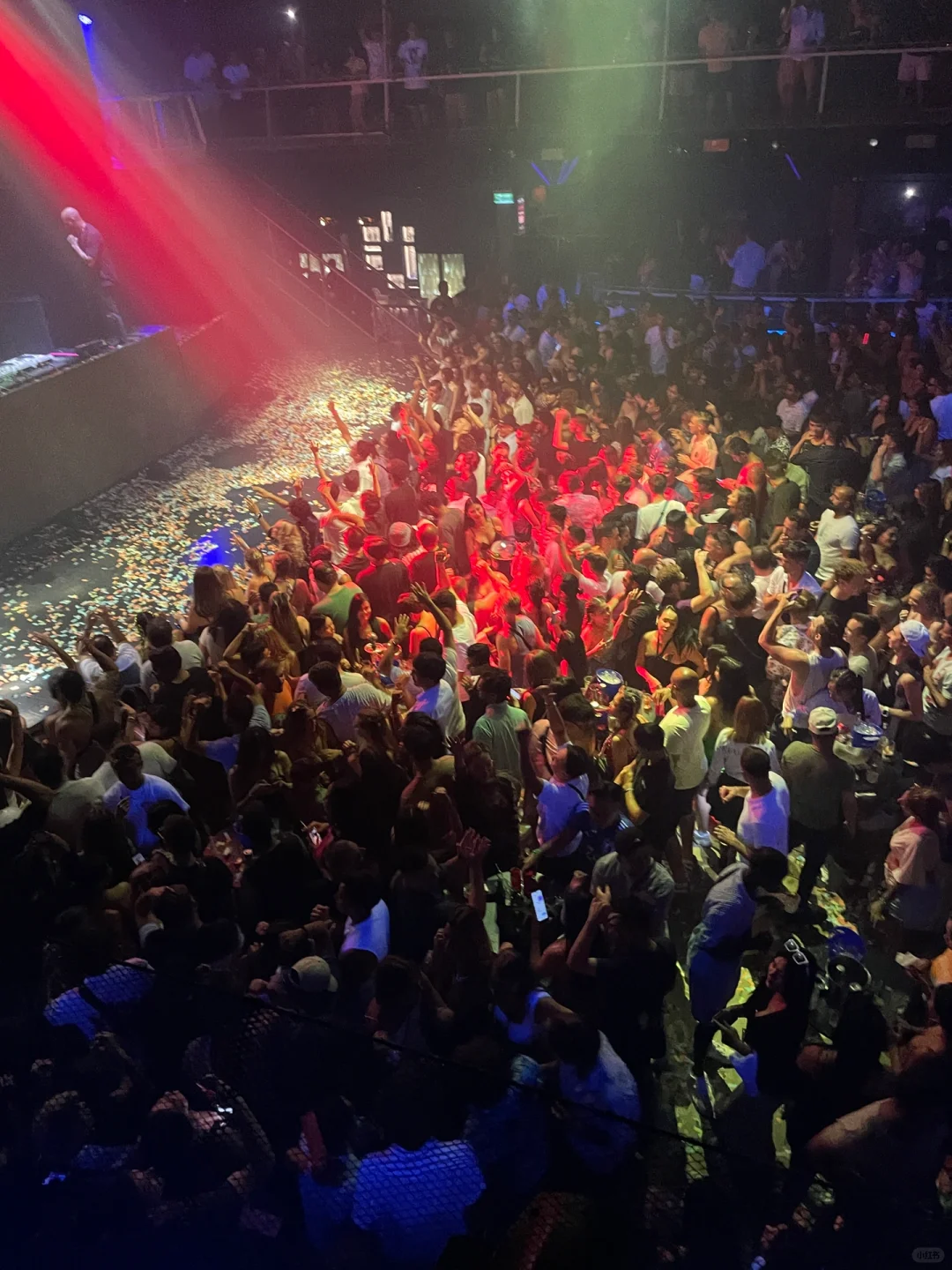 Phuket-Experience the top 100 nightclubs in Phuket Bar Street, illuzion