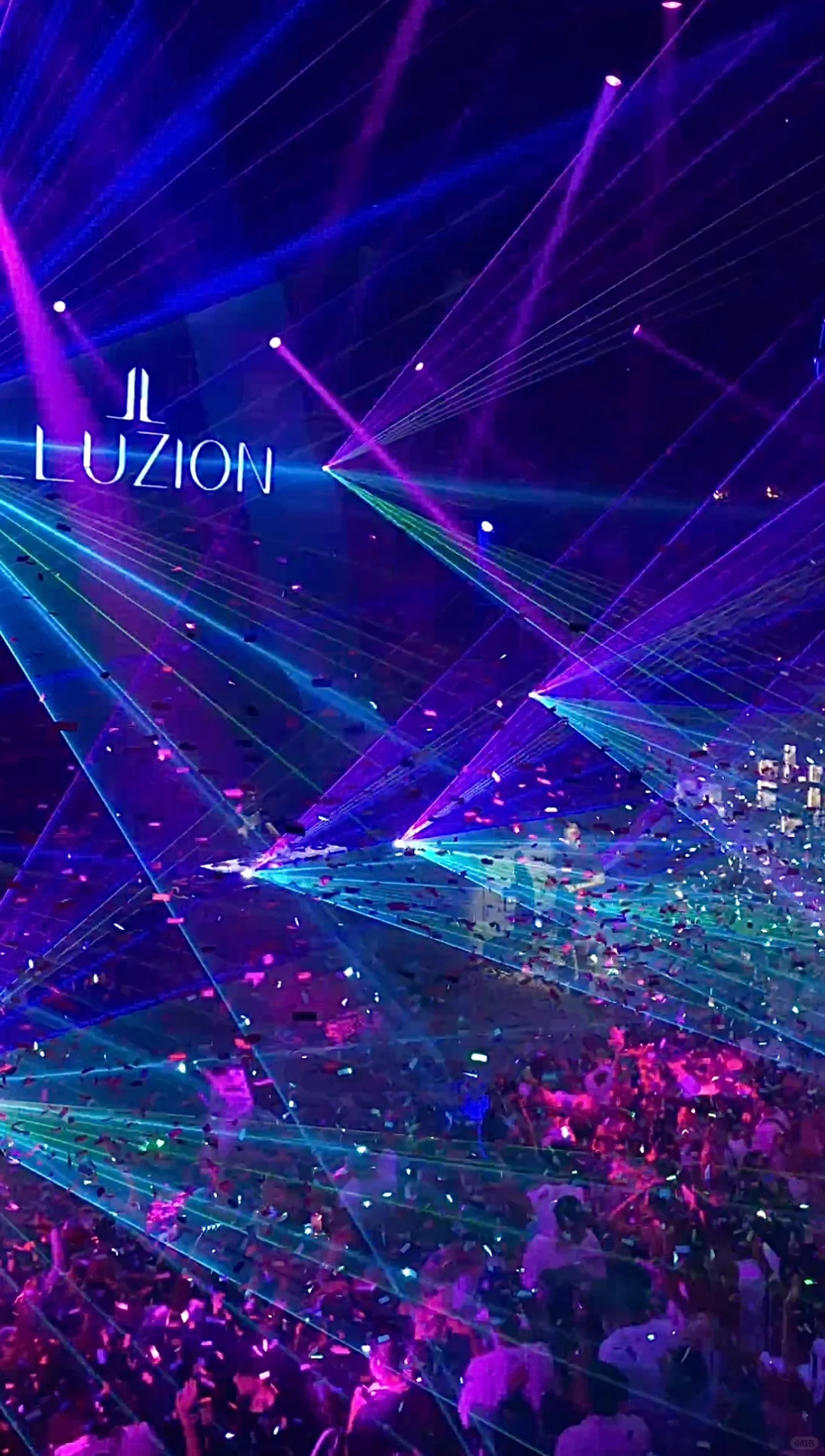 Phuket-Experience the top 100 nightclubs in Phuket Bar Street, illuzion