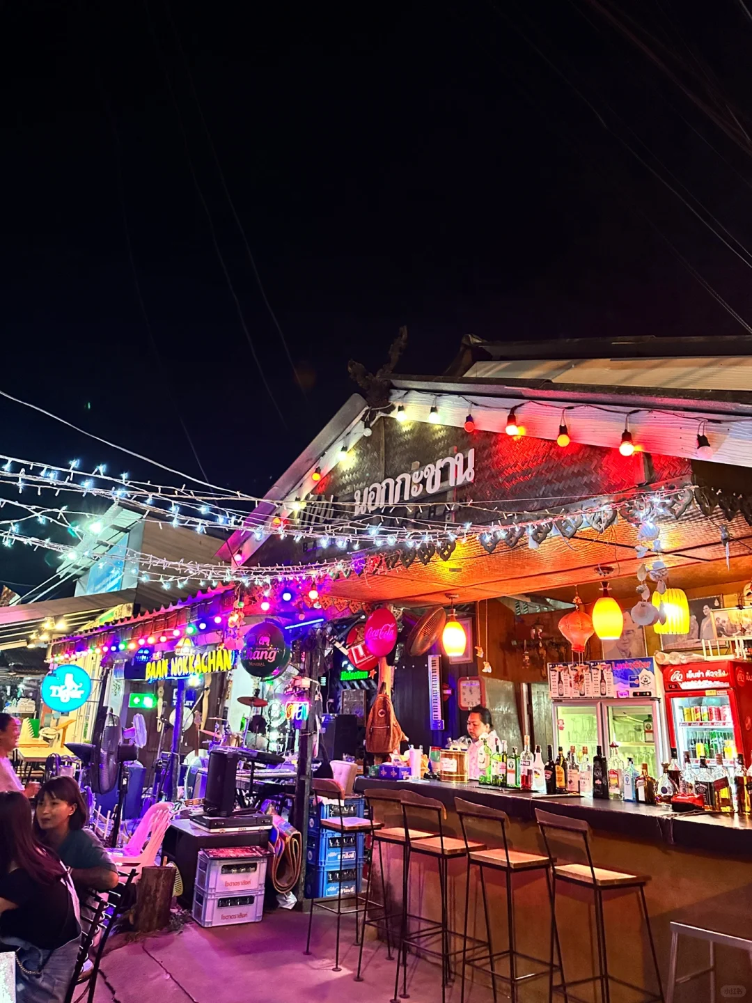 Hua Hin-Baan Nokkachan Hua Hin street bar with live singers and many locals