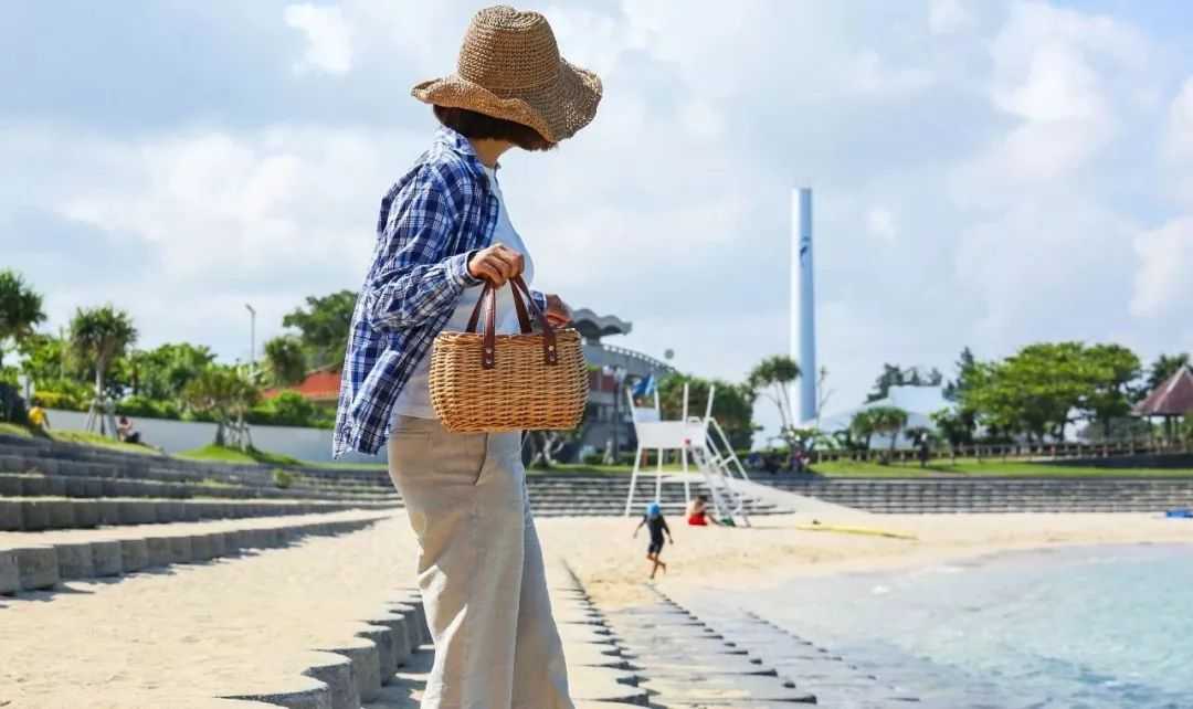 Okinawa-Traveling in Okinawa?, the wind here smells like sea water and beer