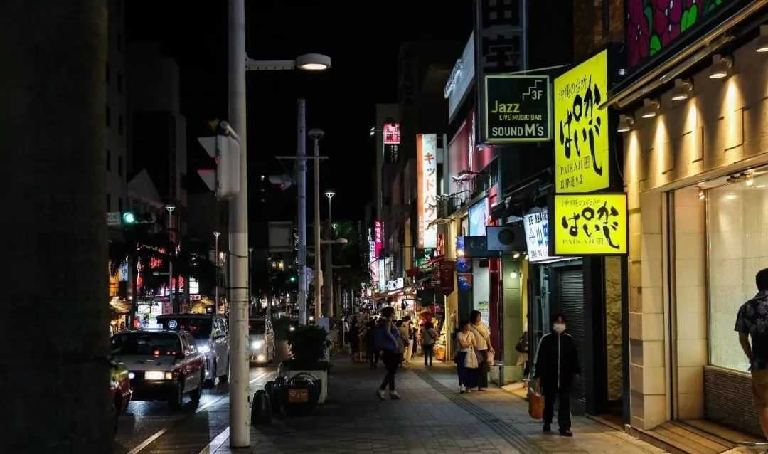 Okinawa-Traveling in Okinawa?, the wind here smells like sea water and beer