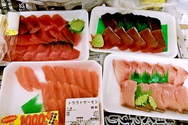 Okinawa-Go to Okinawa to see the Pacific Ocean, a couple's budget travel strategy