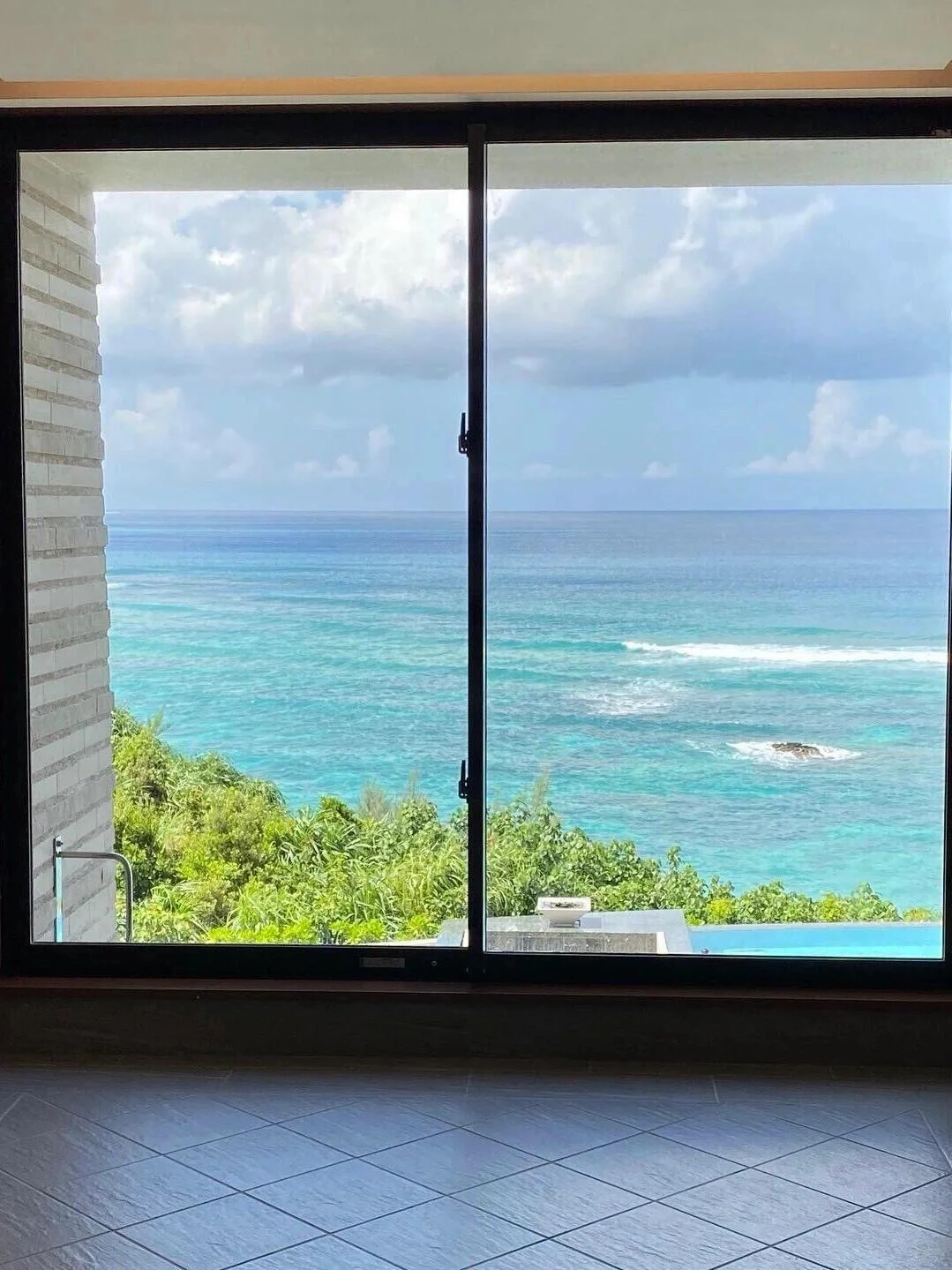 Okinawa-Traveling to Okinawa with my boyfriend? and staying at Halekulani Hotel