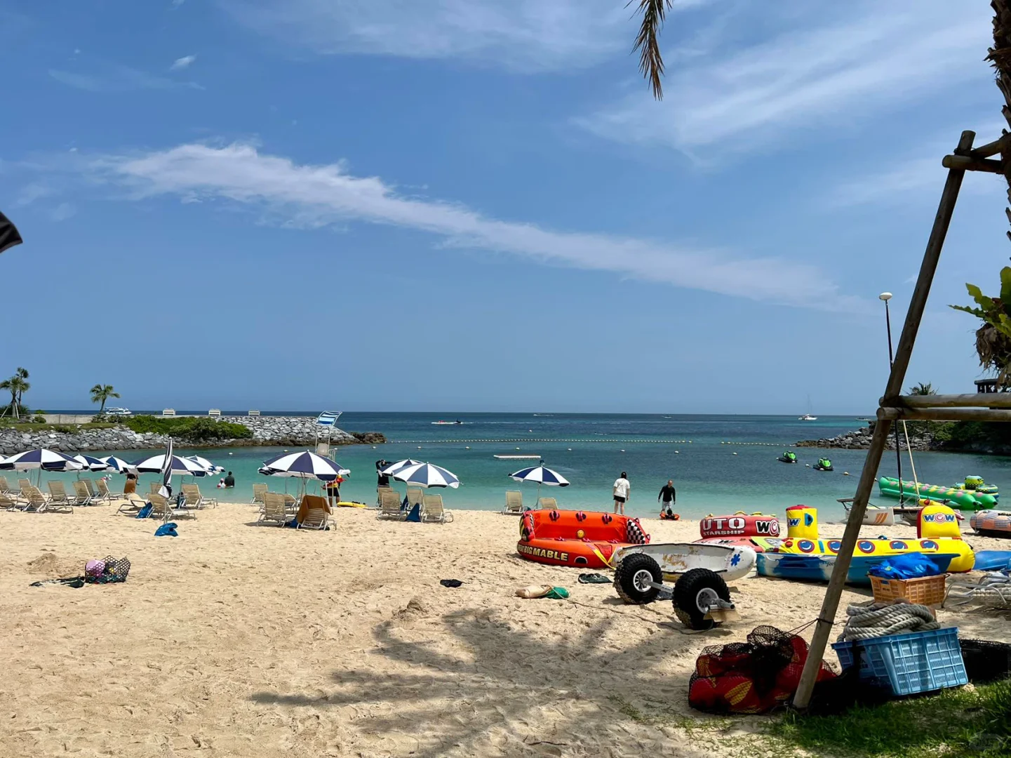Okinawa-Renaissance Okinawa Hotel is suitable for family travel and you can feed manta rays