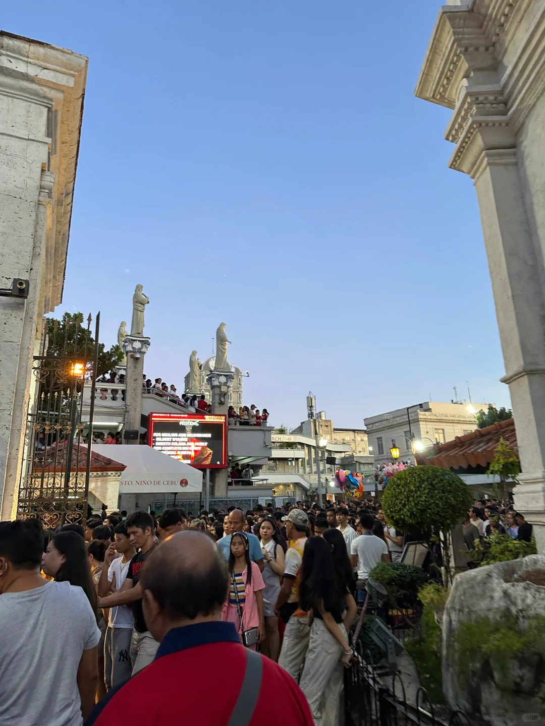 Cebu-Cebu City Walking Tour,??‍♀️ Calderon Street Night Market Shopping