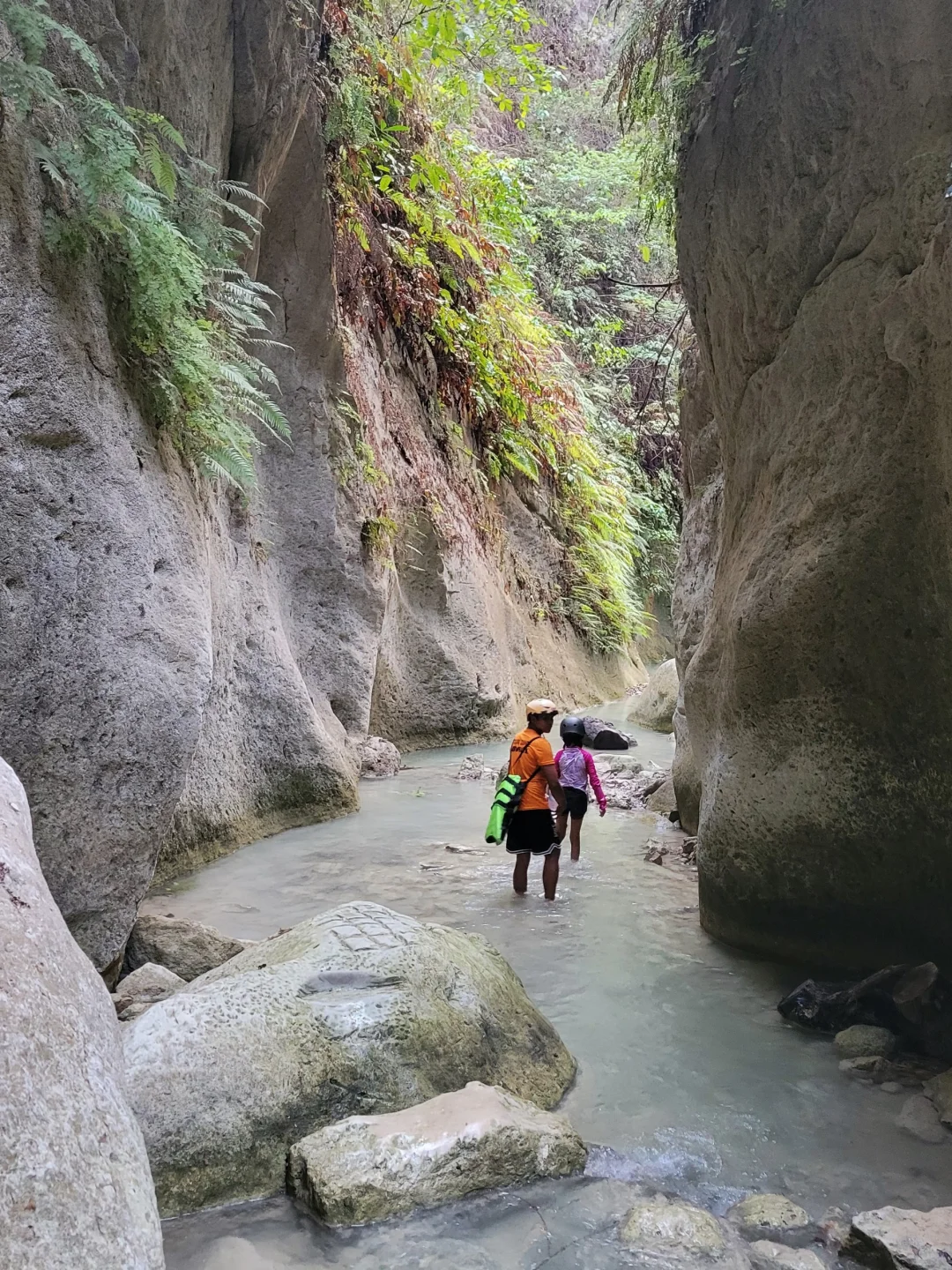 Cebu-Dao Falls, a family-friendly river tracing route, is a small attraction in Cebu Island