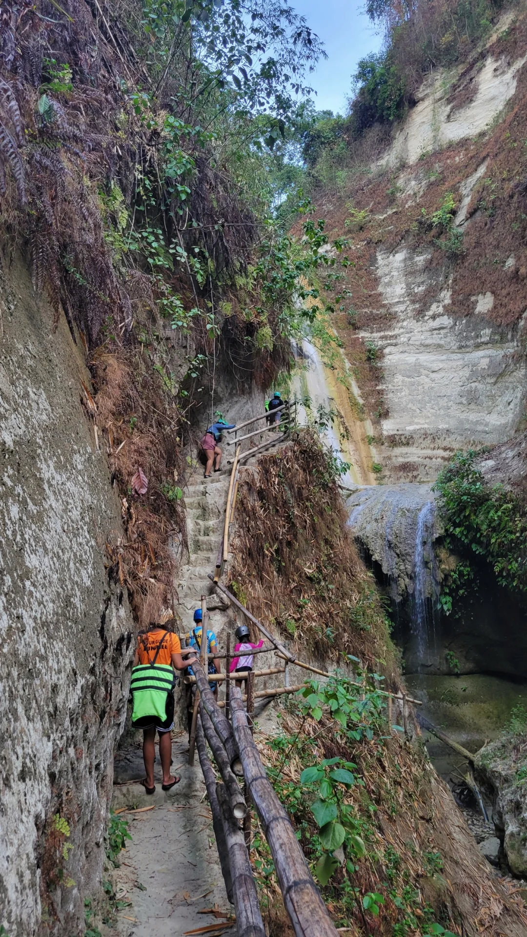 Cebu-Dao Falls, a family-friendly river tracing route, is a small attraction in Cebu Island