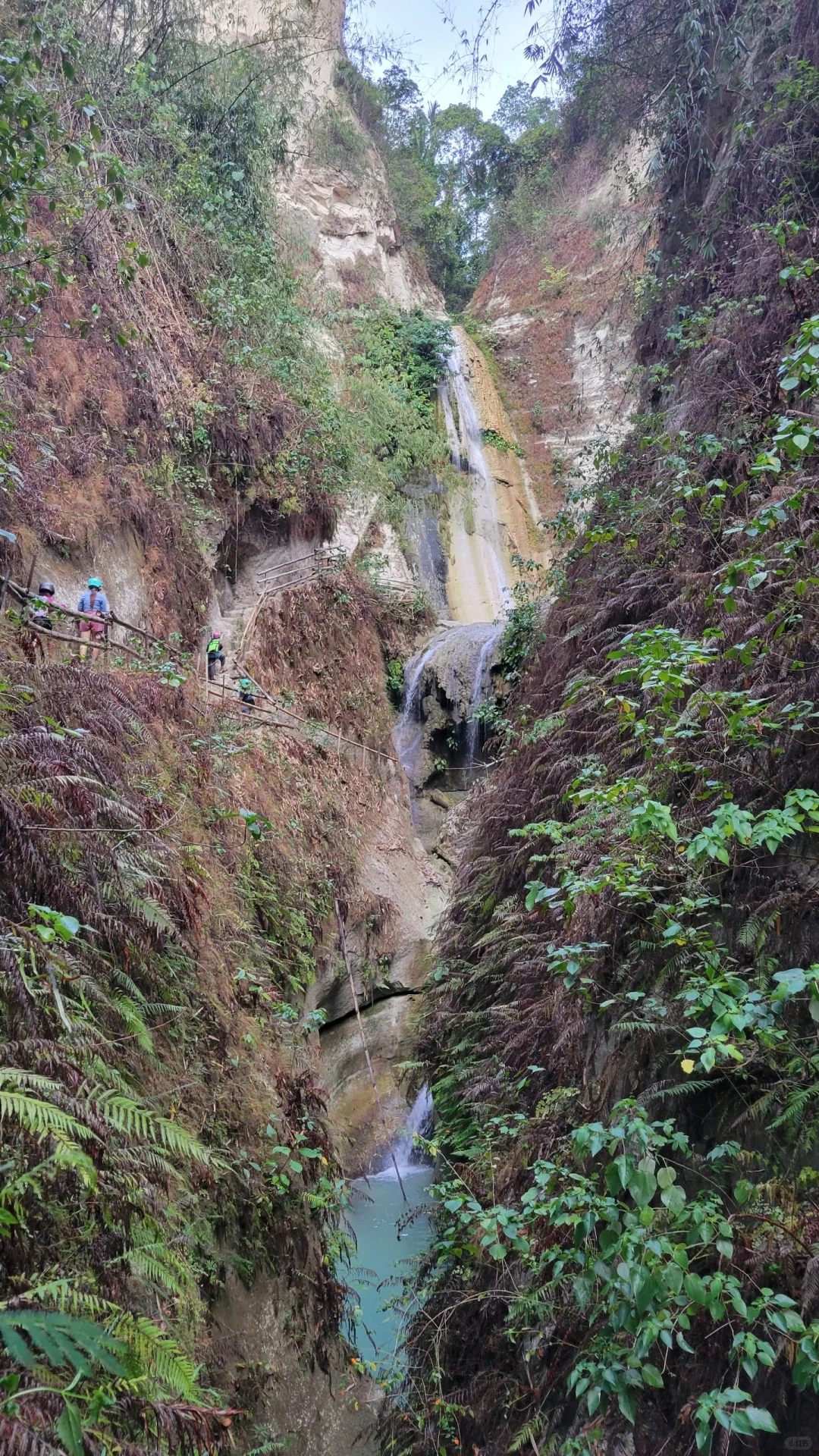 Cebu-Dao Falls, a family-friendly river tracing route, is a small attraction in Cebu Island