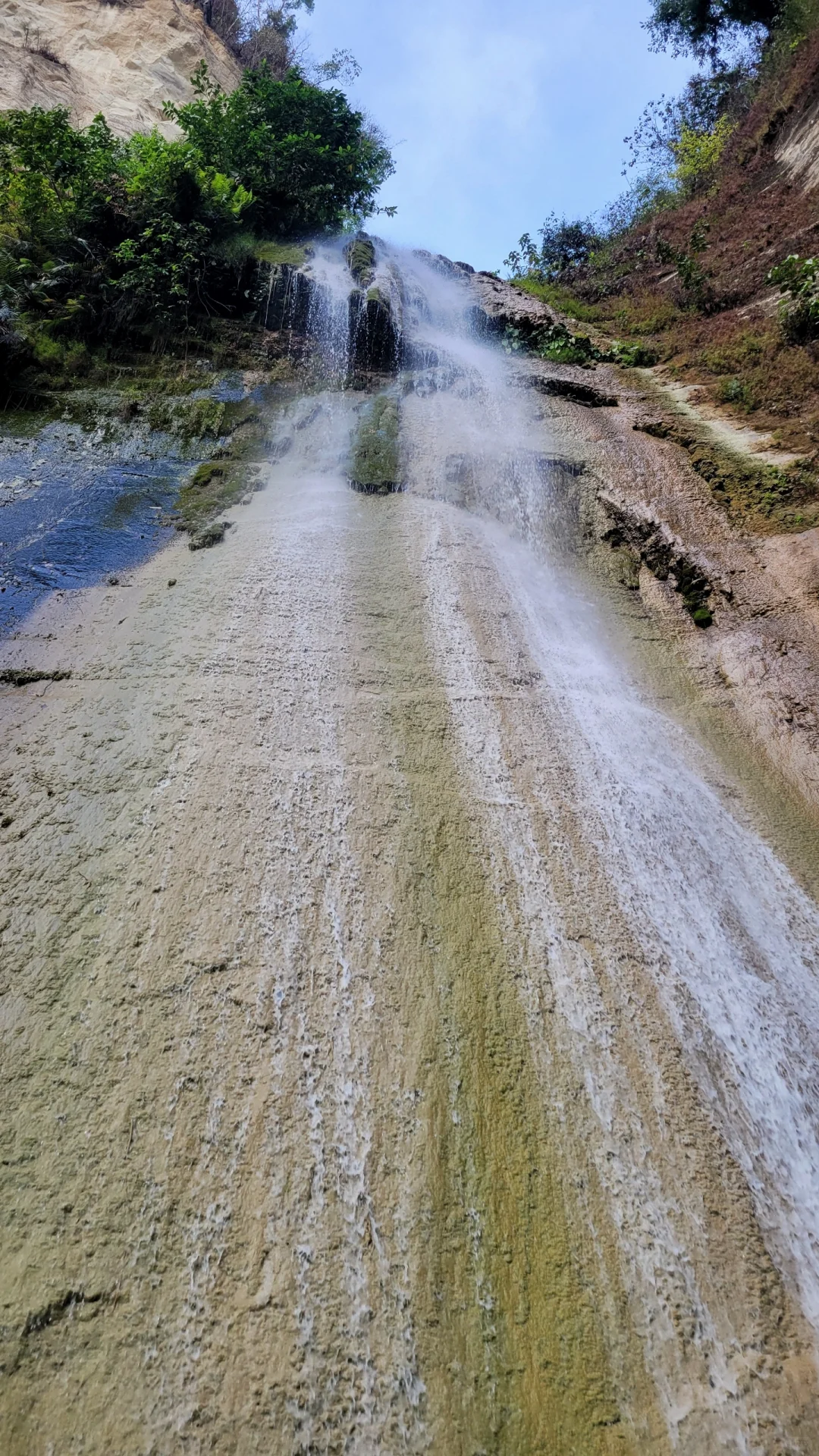 Cebu-Dao Falls, a family-friendly river tracing route, is a small attraction in Cebu Island