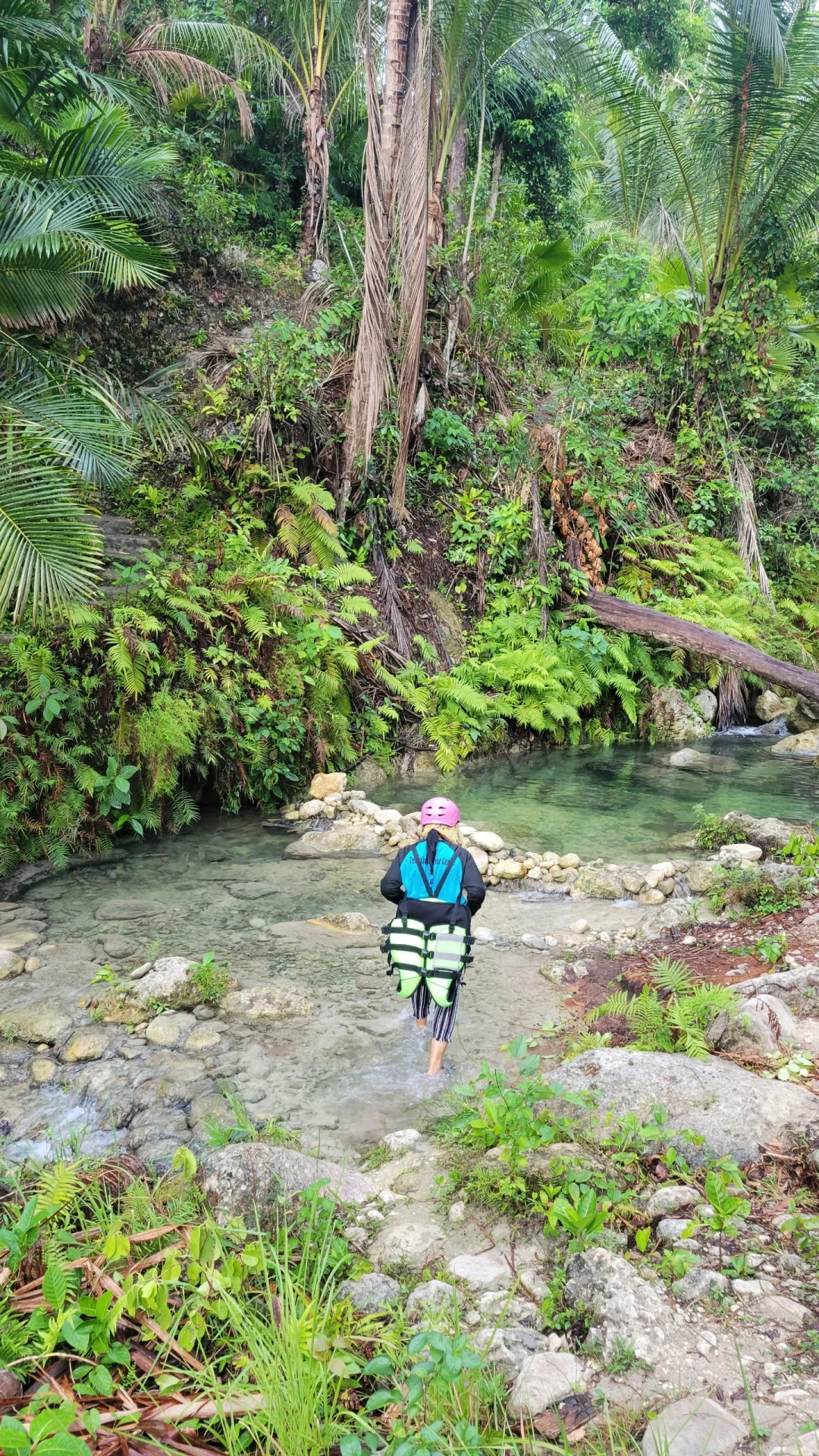 Cebu-Dao Falls, a family-friendly river tracing route, is a small attraction in Cebu Island
