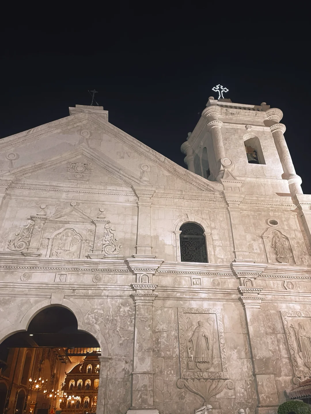 Cebu-Magellan's Cross and Basilica of the Holy Child in Cebu