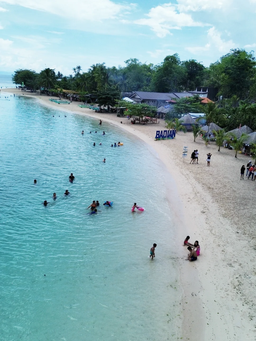 Cebu-Cebu Lumbug Beach, clear blue water and white sand