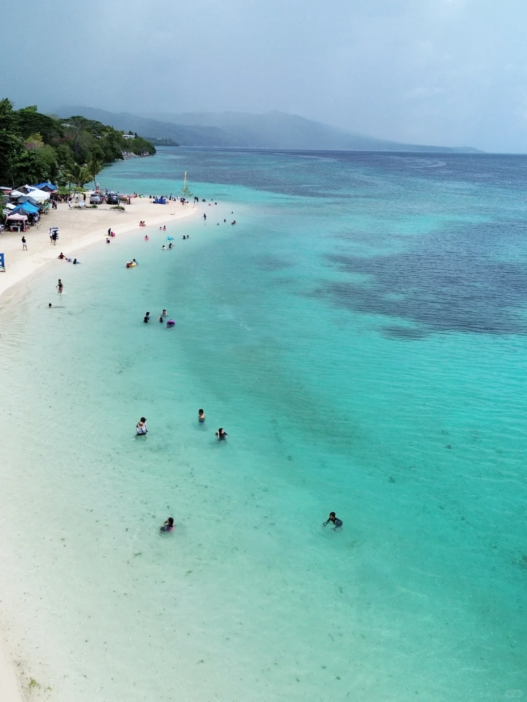 Cebu-Cebu Lumbug Beach, clear blue water and white sand