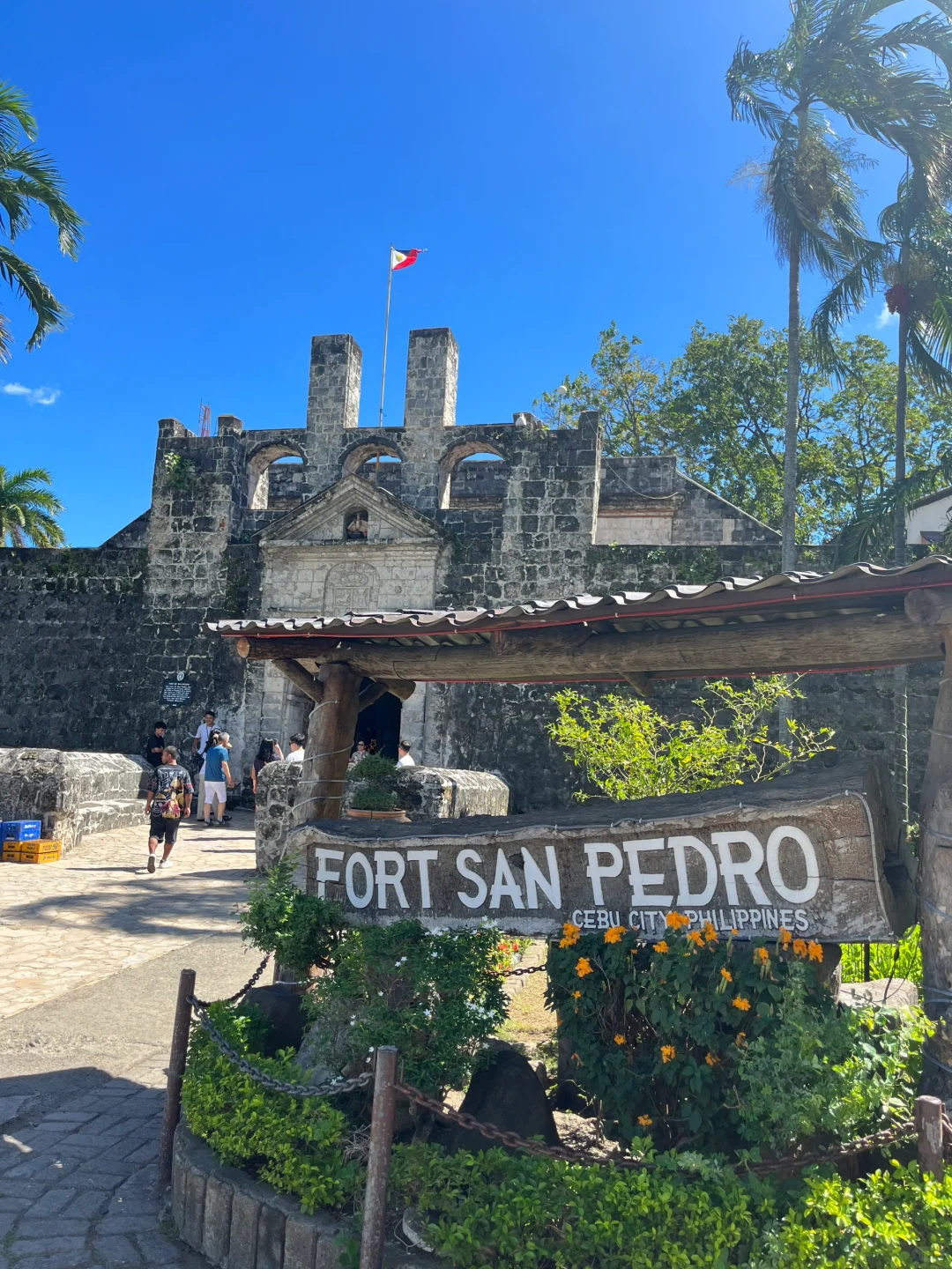 Cebu-2-day travel record in Cebu, Philippines (bus to Leah Temple)