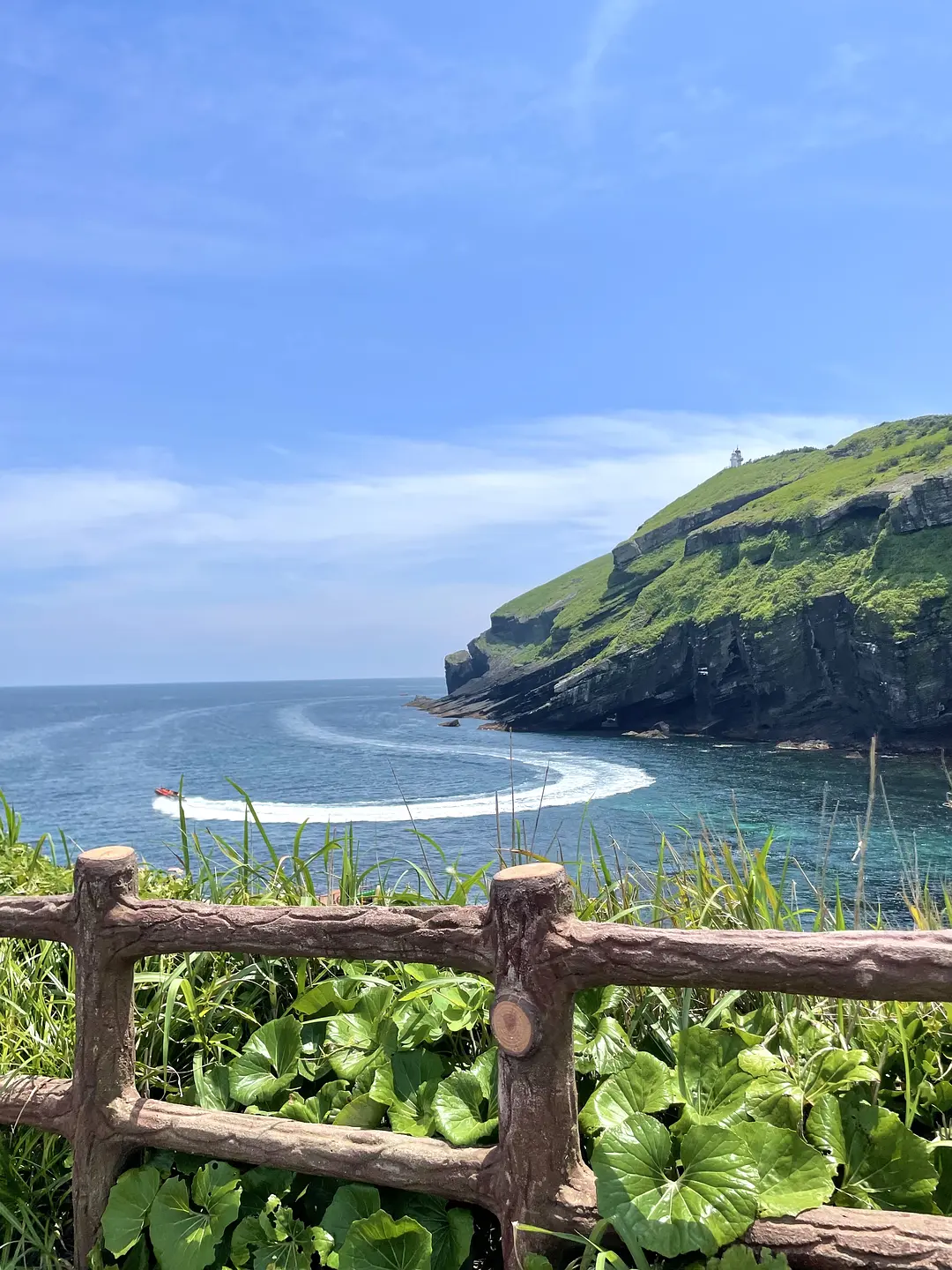 Busan/Jeju-4-day trip to Jeju Island, staying at the beach, the sea is just outside