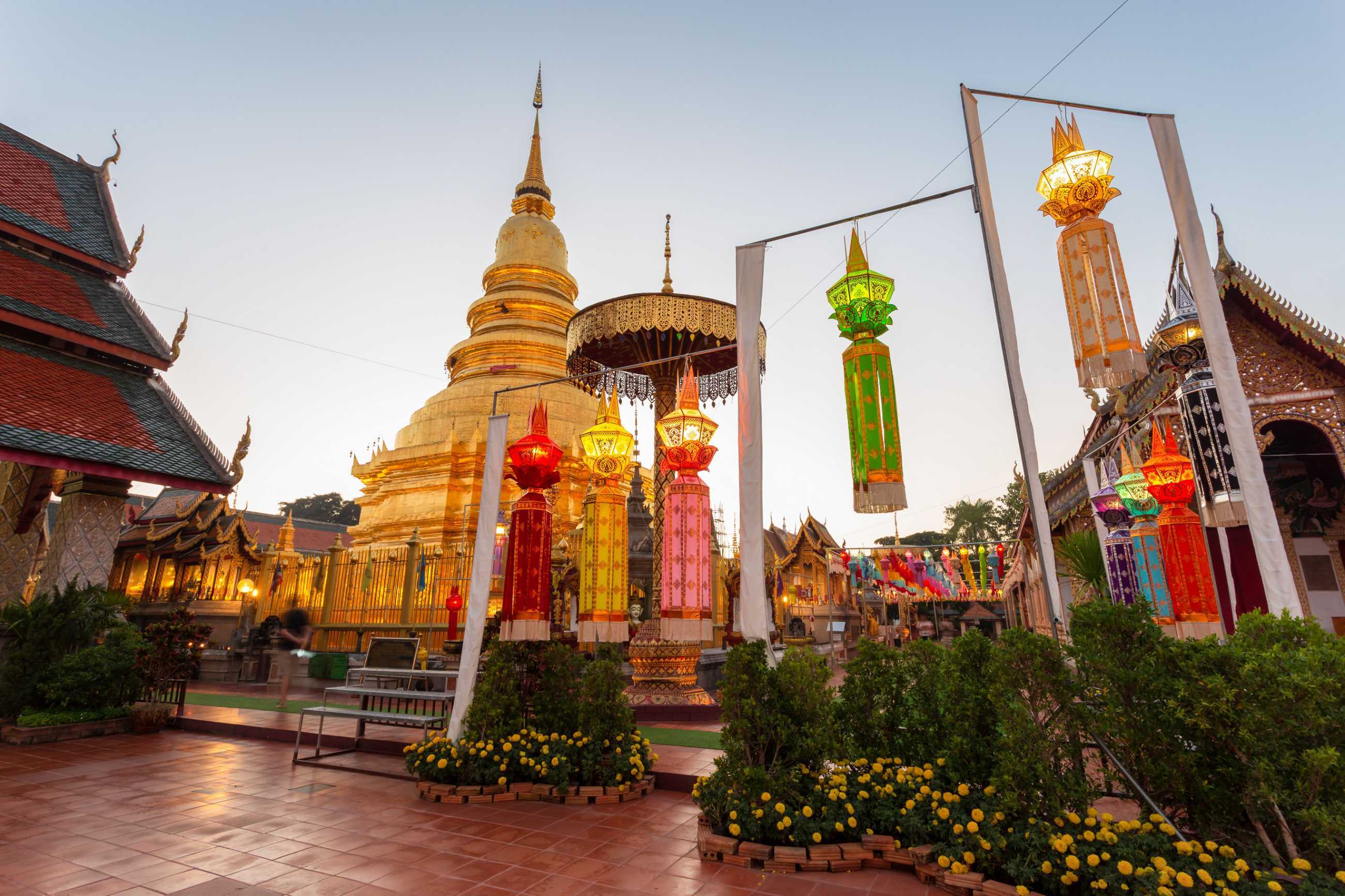 Chiang Mai-Phra That Hariphunchai Woramahawihan, the Buddhist center of the northern region