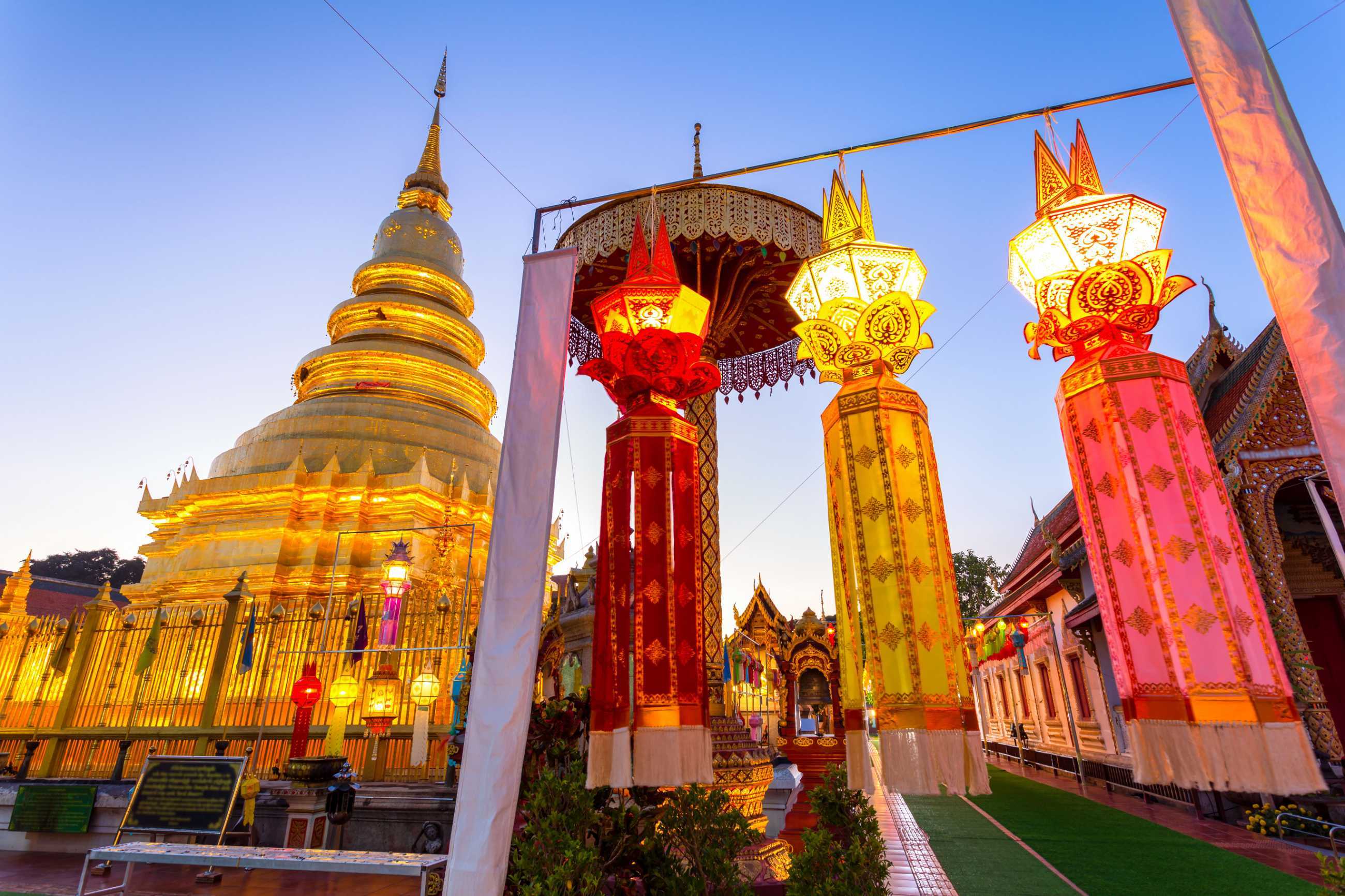 Chiang Mai-Phra That Hariphunchai Woramahawihan, the Buddhist center of the northern region