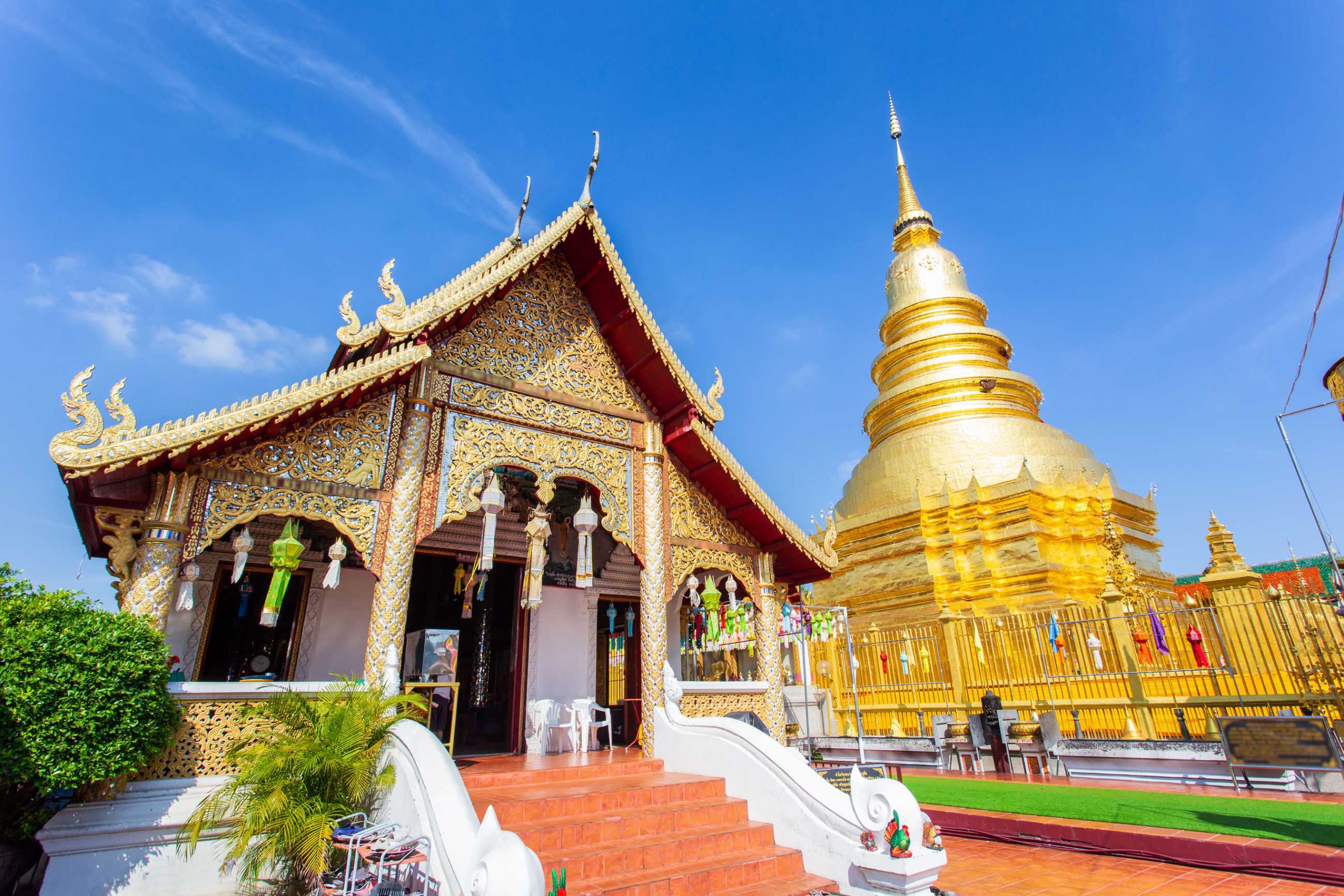Chiang Mai-Phra That Hariphunchai Woramahawihan, the Buddhist center of the northern region