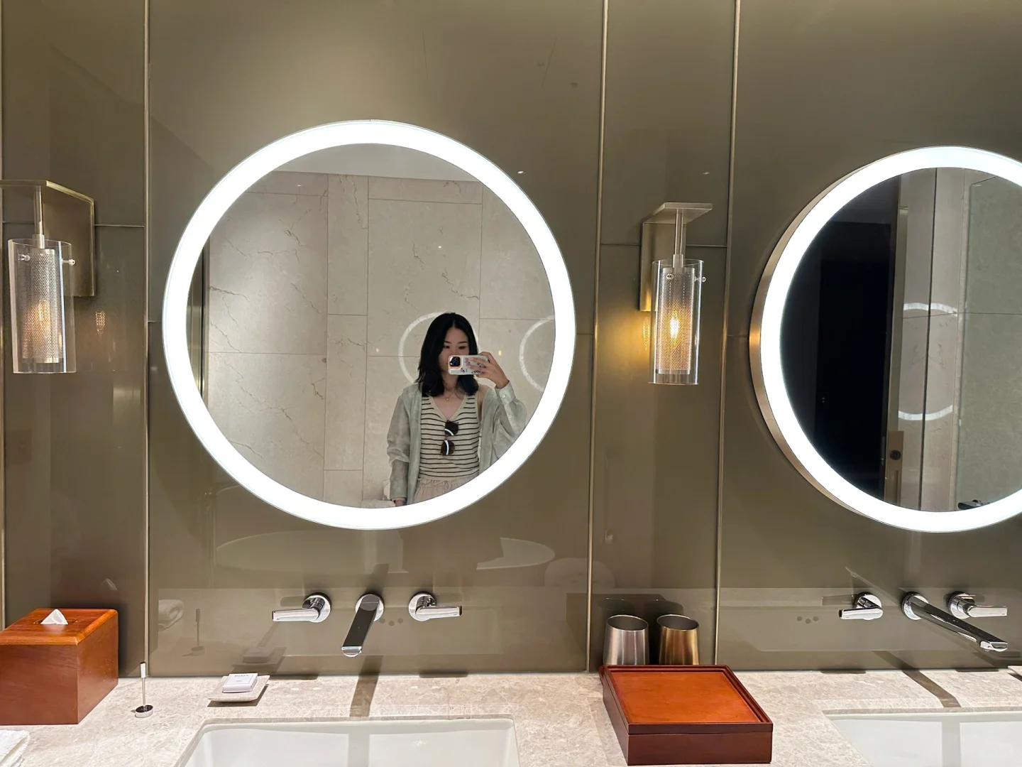 Busan/Jeju-Grand Hyatt, Sun Hotel, Parnas. ?Recommended hotels for Jeju Island travel