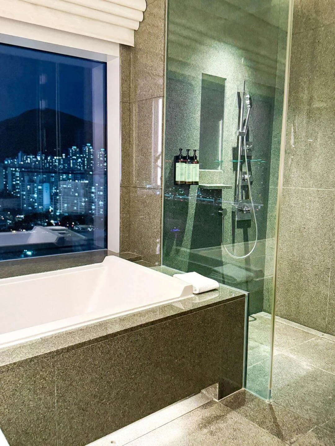 Busan/Jeju-Park Hyatt Busan Haeundae ?Hotel has a wide variety of dining options