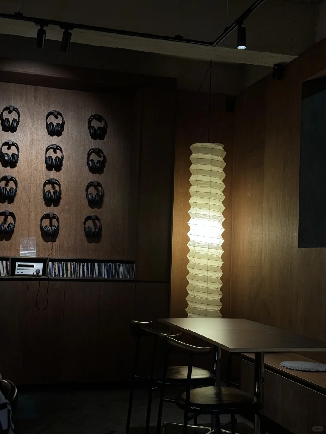 Busan/Jeju-No music no life, a niche vinyl record bar in Jeju Island