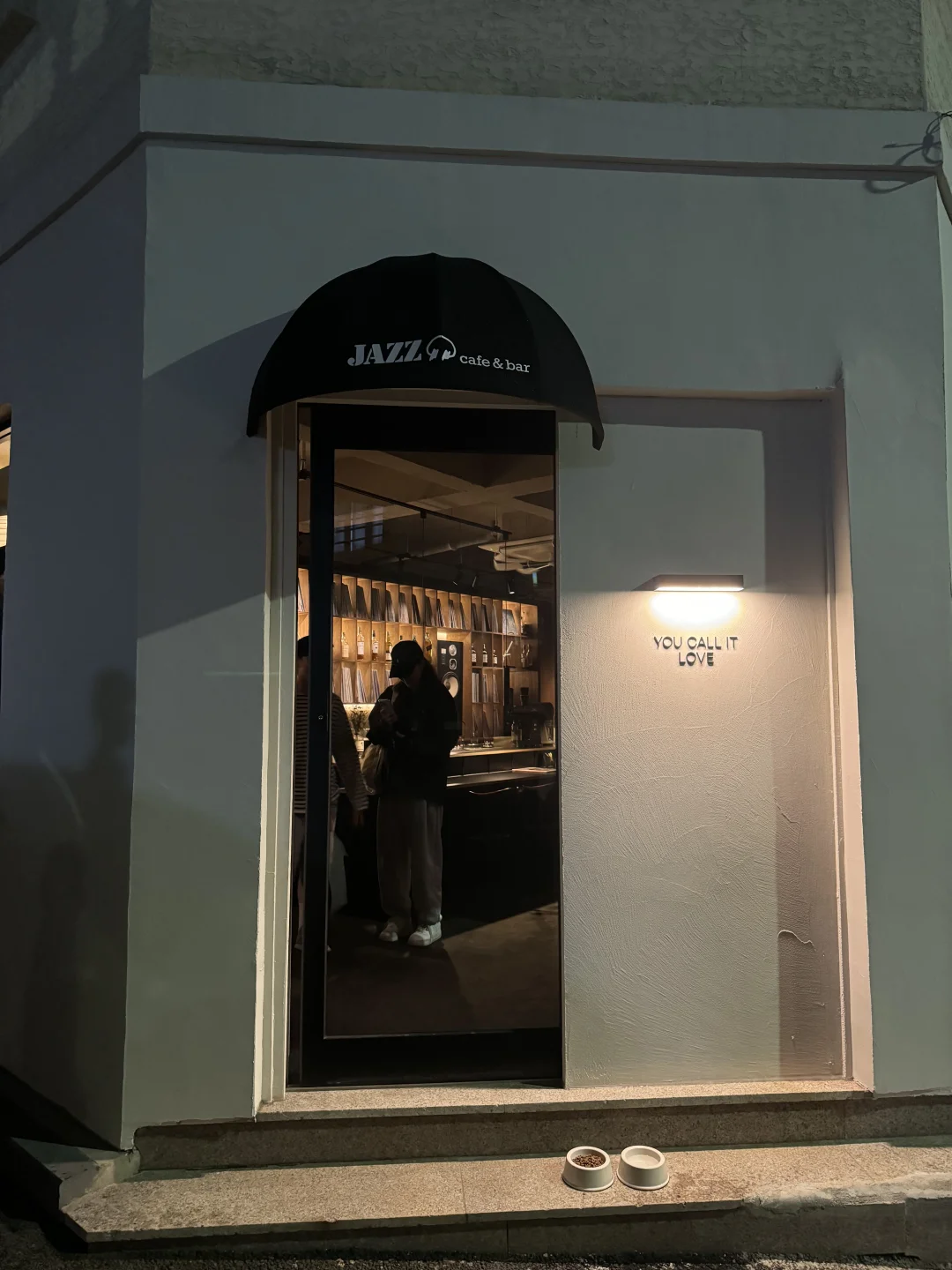 Busan/Jeju-No music no life, a niche vinyl record bar in Jeju Island