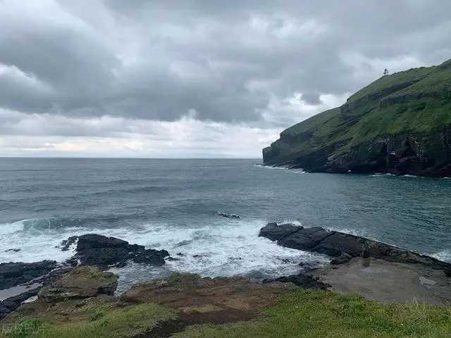 Busan/Jeju-Uncover the top ten hidden attractions in Jeju Island. These beautiful sights are not to be missed!