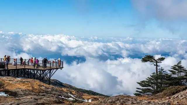 Busan/Jeju-Uncover the top ten hidden attractions in Jeju Island. These beautiful sights are not to be missed!