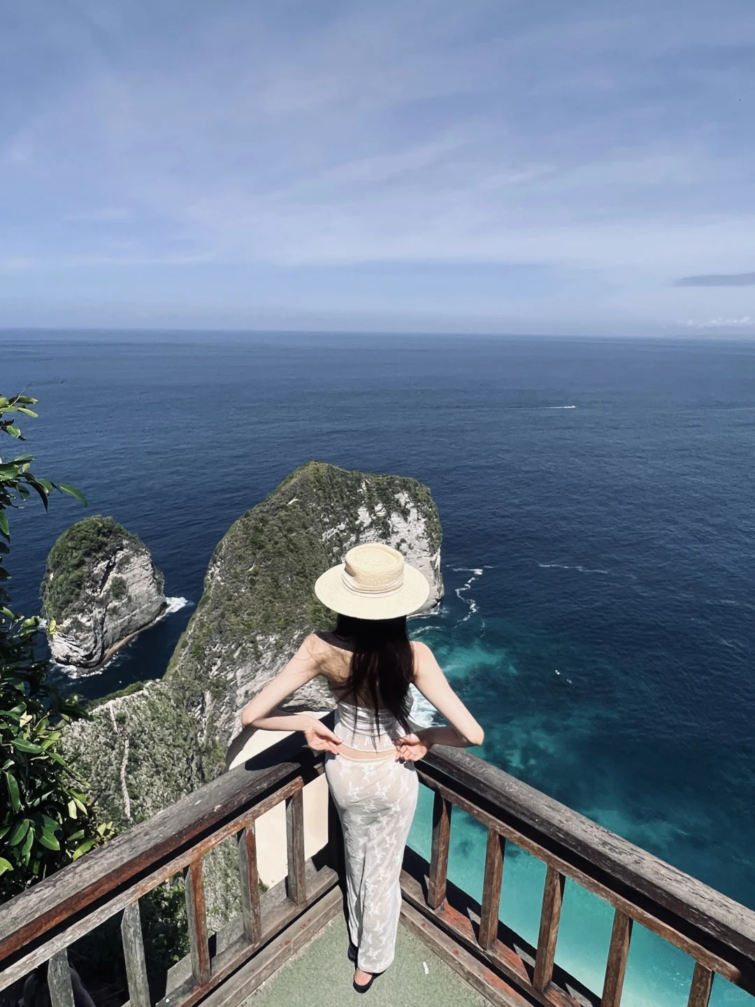 Bali-Bali Nusa Penida Island The slope is steep and the journey is long