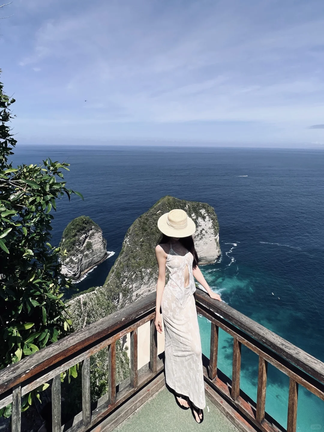 Bali-Bali Nusa Penida Island The slope is steep and the journey is long