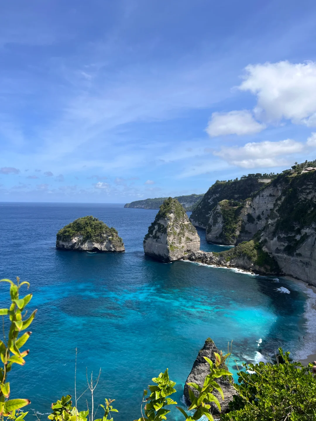 Bali-Bali Nusa Penida Island The slope is steep and the journey is long