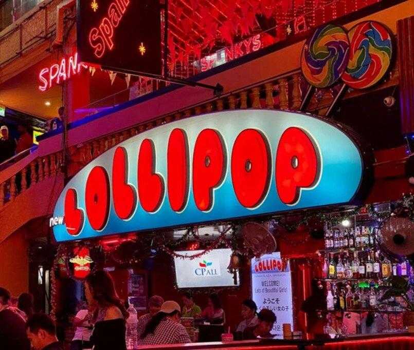 Bangkok-Nana Plaza, Bangkok, Thailand, looking for a Thai girl to be your girlfriend