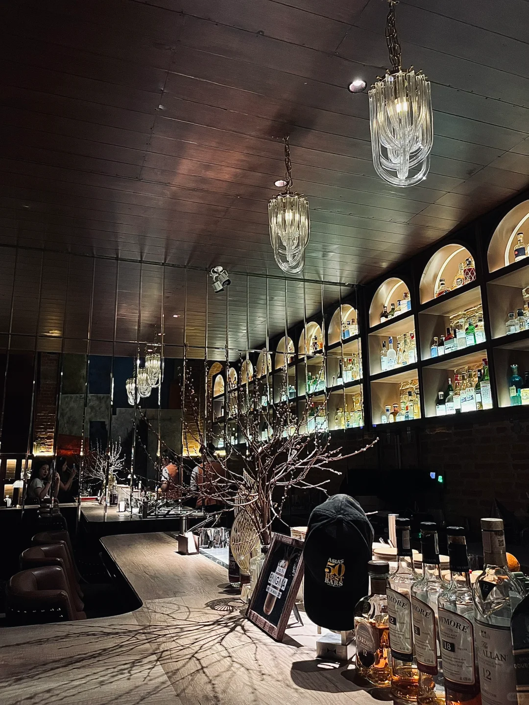 Ho Chi Minh-The Enigma Mansion bar, when serving the drinks, they also explained the story of each cocktail to us.
